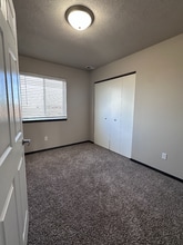 744 Justus Ave in Harrisburg, SD - Foto de edificio - Building Photo