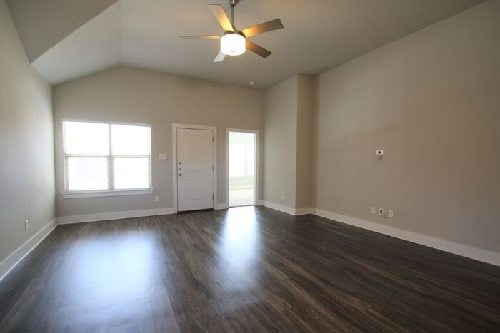 205 Stewart Bend Ct in Azle, TX - Building Photo