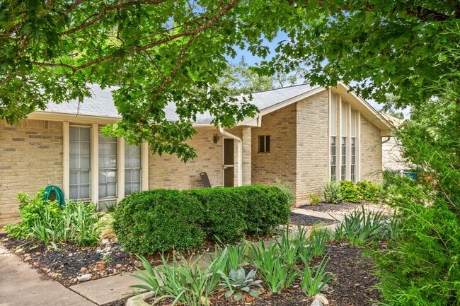 property at 11604 Windermere Meadows