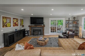 16 Twixt Hills Rd in Ridgefield, CT - Building Photo - Building Photo