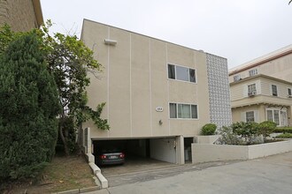 153 S Palm Dr in Beverly Hills, CA - Building Photo - Building Photo