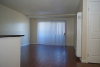 Lakeview Towers Apartments in Oakland, CA - Building Photo - Building Photo