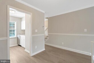 8326 Darlington St in West Springfield, VA - Building Photo - Building Photo