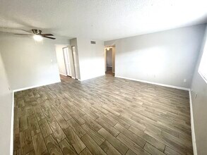 12406 Orange Blossom Oak Pl in Tampa, FL - Building Photo - Building Photo