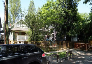 2235 W 7th Ave in Vancouver, BC - Building Photo - Building Photo