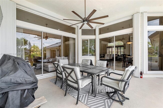 5925 NW 97th Dr in Parkland, FL - Foto de edificio - Building Photo