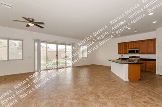 7097 W Fall Haven Way in Tucson, AZ - Foto de edificio - Building Photo