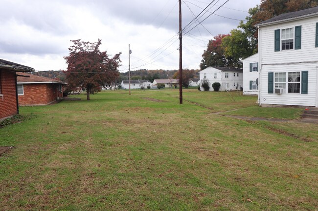 14 Richey Ave in Ravenswood, WV - Building Photo - Building Photo