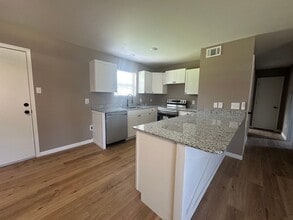 42 Crestridge Dr in Dover, AR - Building Photo - Building Photo
