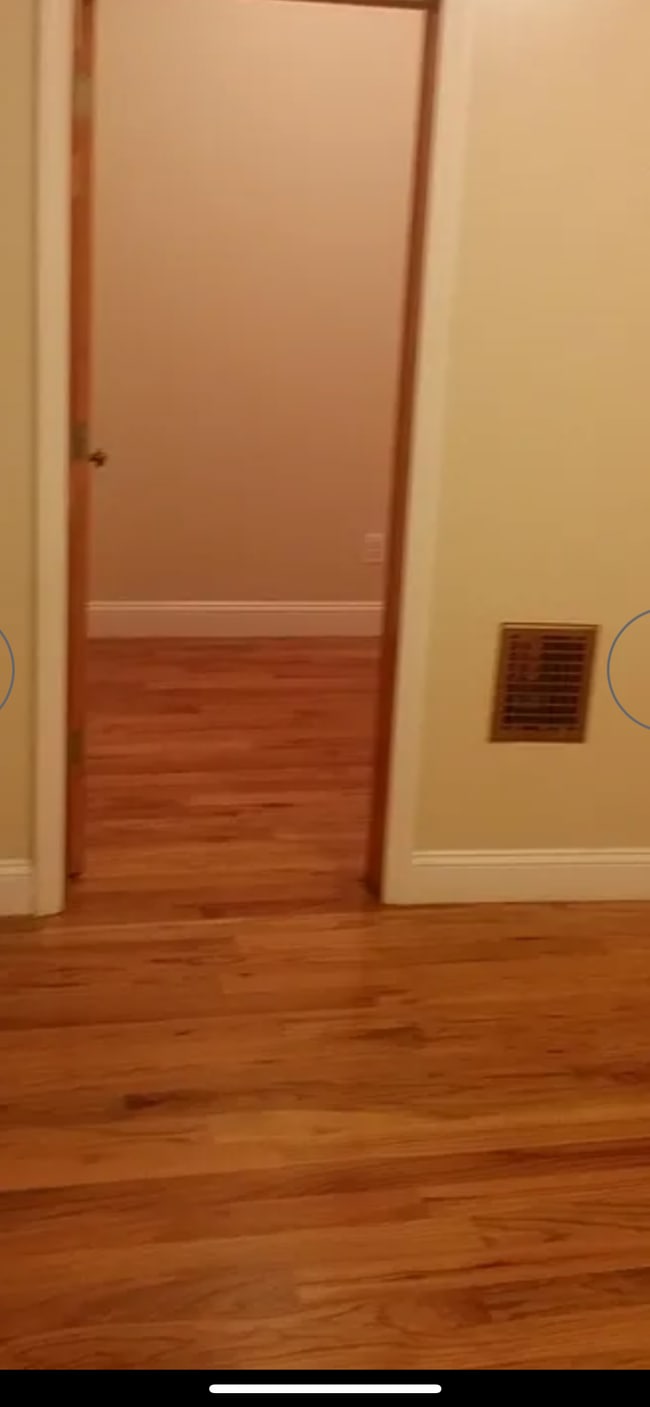 400 Eldert Lane, Unit One Bedroom in Brooklyn, NY - Building Photo - Building Photo