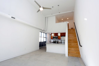 First Colony Flats in Norfolk, VA - Building Photo - Interior Photo