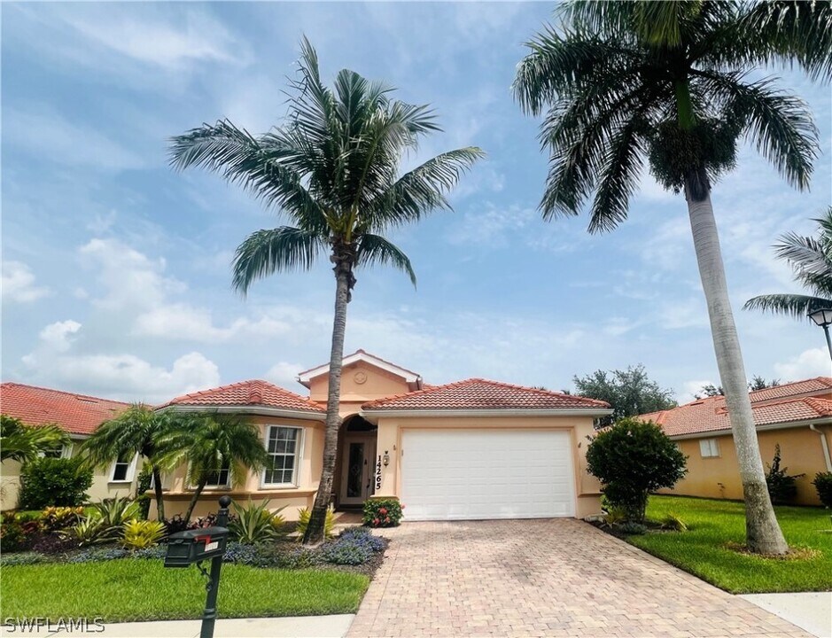 14265 Manchester Dr in Naples, FL - Foto de edificio