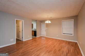 614 Dove Cove in Social Circle, GA - Building Photo - Building Photo