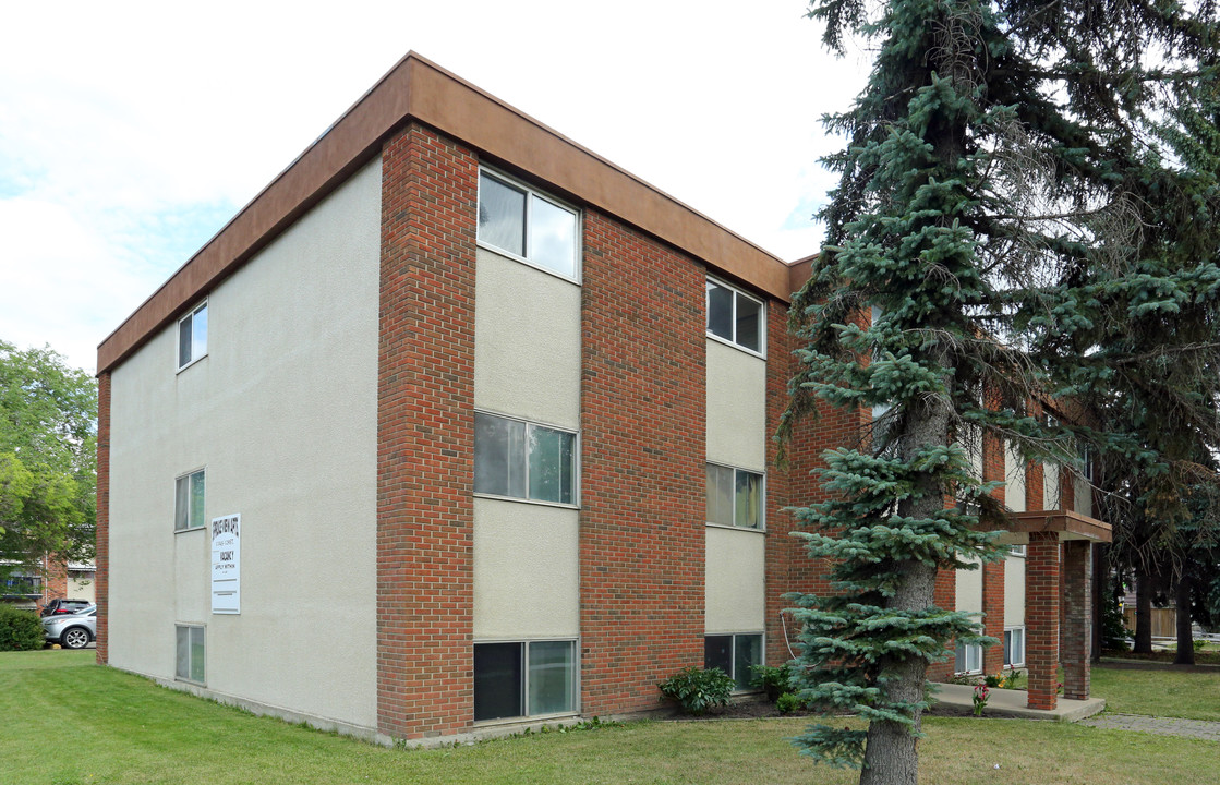 Spruce View Apartments in Edmonton, AB - Building Photo