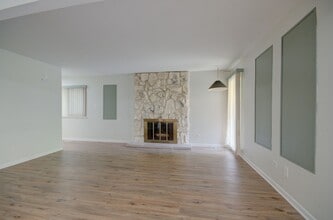 4 Millstone Ct in Palos Hills, IL - Building Photo - Building Photo