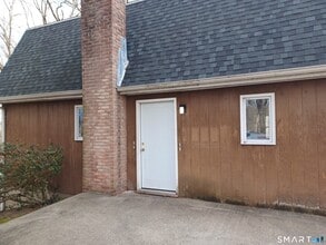 56 Wakelee Ave in Shelton, CT - Building Photo - Building Photo