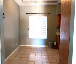 1419 E Gustavus St in Laredo, TX - Building Photo - Building Photo