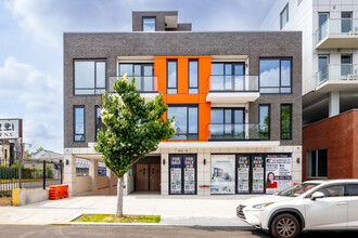 150-15 Barclay Ave in Flushing, NY - Foto de edificio - Building Photo