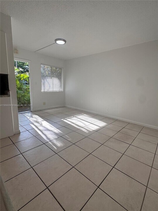 2331 Adams St in Hollywood, FL - Building Photo