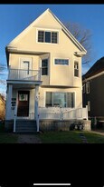 37 Holland Pl, Unit Upper Front Unit #2 in Buffalo, NY - Building Photo