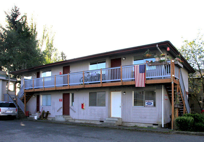 Canelina Apartments in Everett, WA - Building Photo - Building Photo