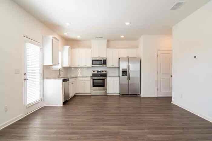 12076 Crosswicks Rd in Union City, GA - Building Photo