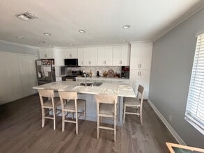 2292 Juniper Rd in Tustin, CA - Foto de edificio - Building Photo