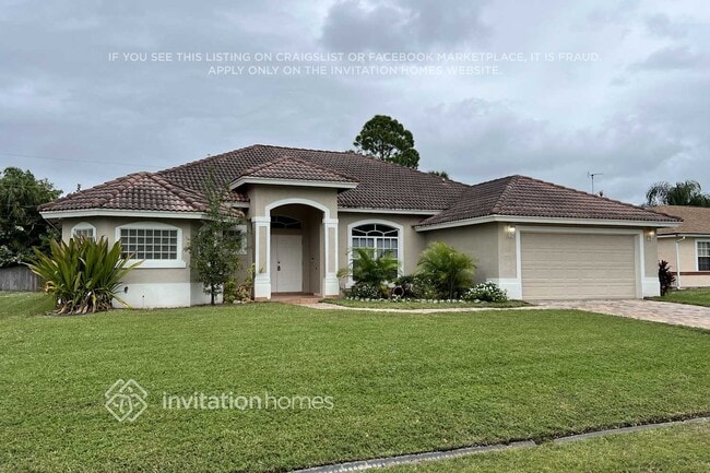 property at 1025 SW Romaine Ln