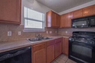 14423 Benningcrest Ln in Houston, TX - Building Photo - Building Photo