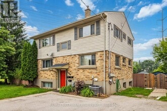 1490-1490 Mclarenwood Terrace in London, ON - Building Photo - Building Photo