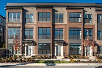 5504 Topaz Ln in Bethesda, MD - Foto de edificio - Building Photo