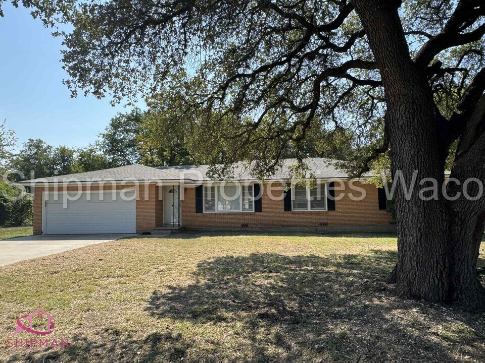 9108 Red Oak Dr in Waco, TX - Building Photo