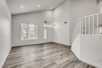 1601 Vespertina Ct in Las Vegas, NV - Building Photo - Building Photo