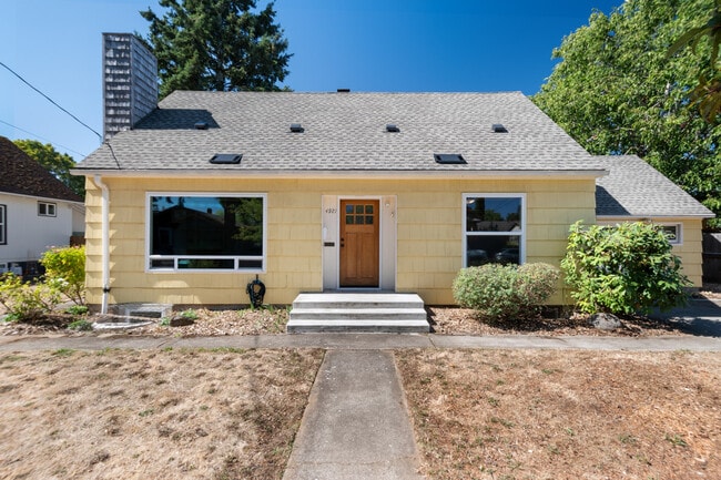 property at 4921 SE 76th Ave