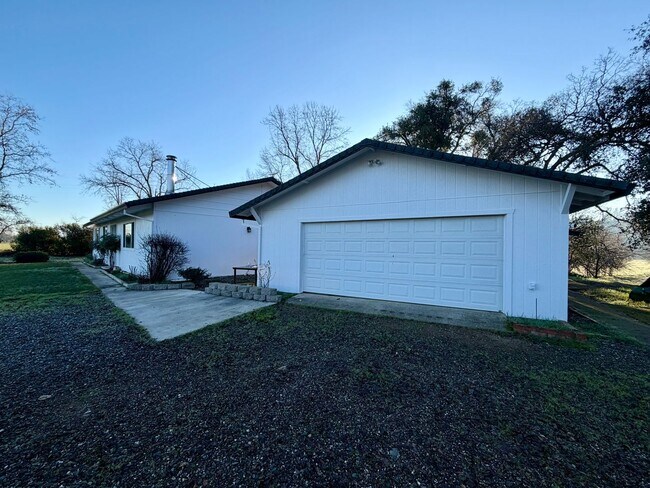 16707 Tilmac Ln in Cottonwood, CA - Building Photo - Building Photo