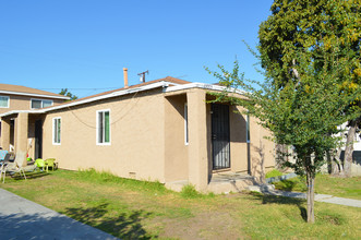 Seine Avenue Duplex in Hawaiian Gardens, CA - Building Photo - Building Photo