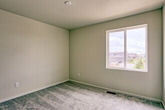 4768 Champlain Dr in Timnath, CO - Building Photo - Building Photo