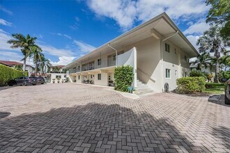 1417 Chesapeake Ave in Naples, FL - Building Photo - Building Photo