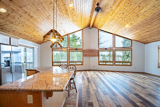 10809 N McLaughlin Rd in Reardan, WA - Building Photo - Building Photo