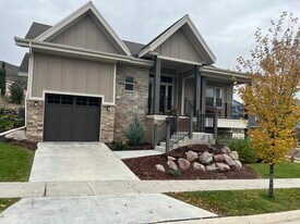 5144 N Lauralwood St in Heber City, UT - Building Photo