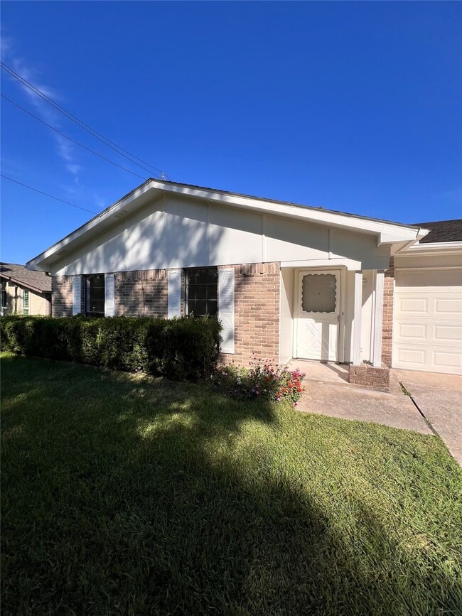 property at 3211 Meadowview Dr
