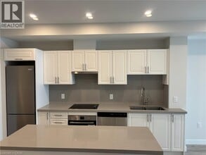 461 Green Rd in Stoney Creek, ON - Building Photo - Building Photo