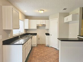 6103 Wolfboro Dr in Houston, TX - Building Photo - Building Photo