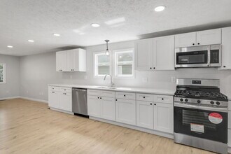 57025 Greenlawn Ave in Osceola, IN - Building Photo - Building Photo