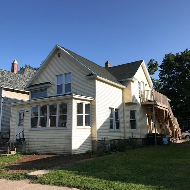 743 Scott Ave Apartments and Nearby Oshkosh Apartments For Rent