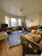 1458 Tremont St in Boston, MA - Foto de edificio - Building Photo