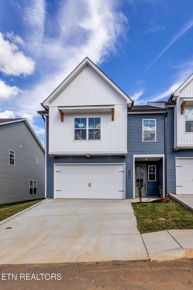 1728 Lateglow Wy in Knoxville, TN - Building Photo - Building Photo