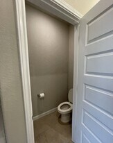7052 Silverleaf Oak St in Conroe, TX - Building Photo
