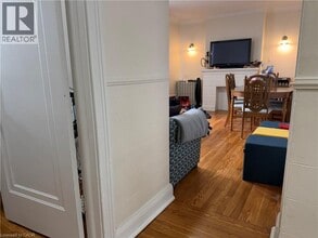 2712 Lake Shore Blvd W in Toronto, ON - Building Photo - Building Photo