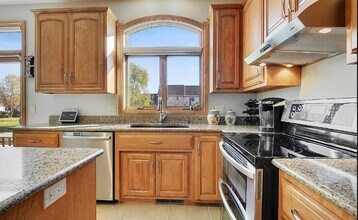 4932 N Waterford Dr in Appleton, WI - Building Photo - Building Photo